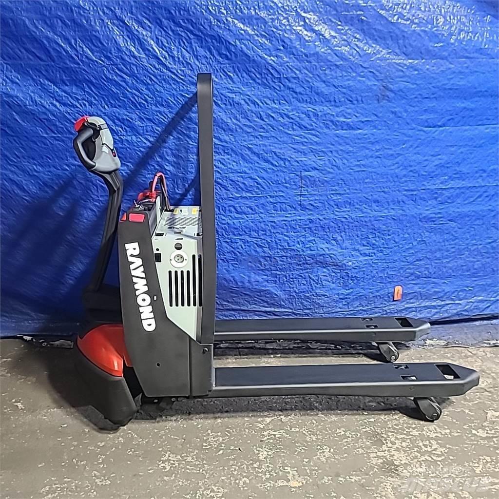 Raymond 8210 Pallet Truck