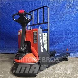 Raymond 8210 Pallet Truck