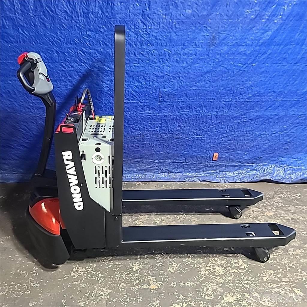 Raymond 8210 Pallet Truck