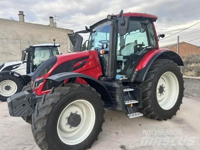 Valtra N135A Tractors