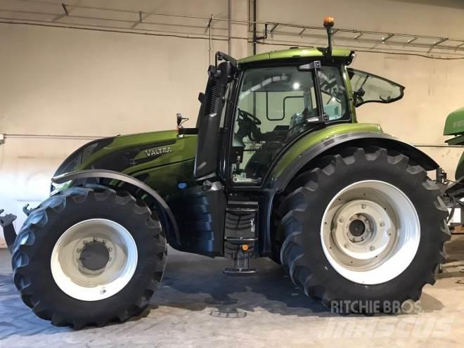 Valtra T235D Tractors