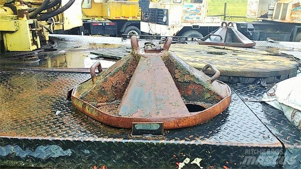 Grove TM550 Boom / Crane / Bucket Trucks