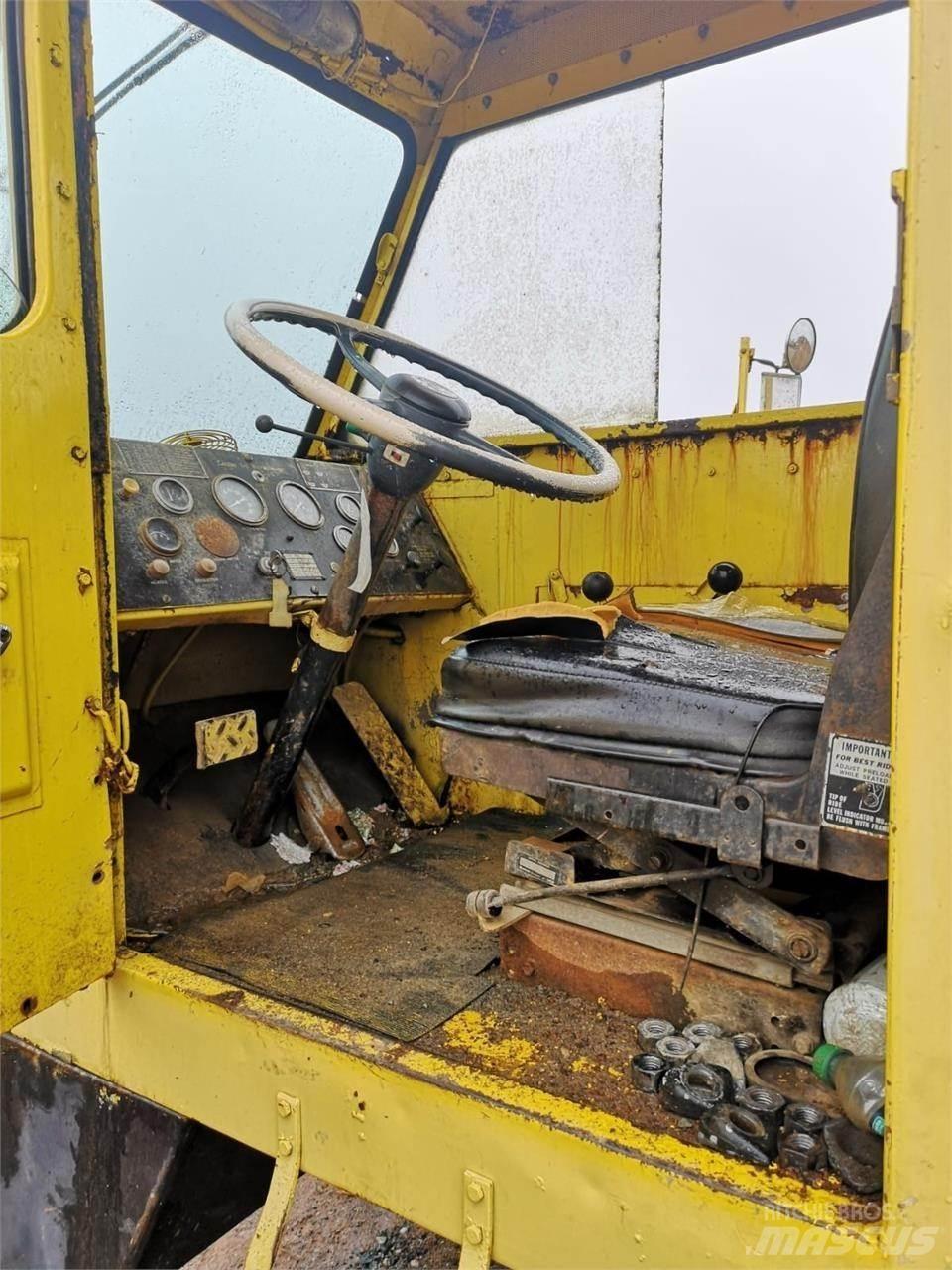 P&H 650 Boom / Crane / Bucket Trucks