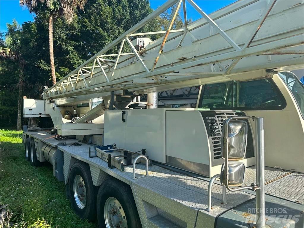 Terex T560-1 Mobile and all terrain cranes