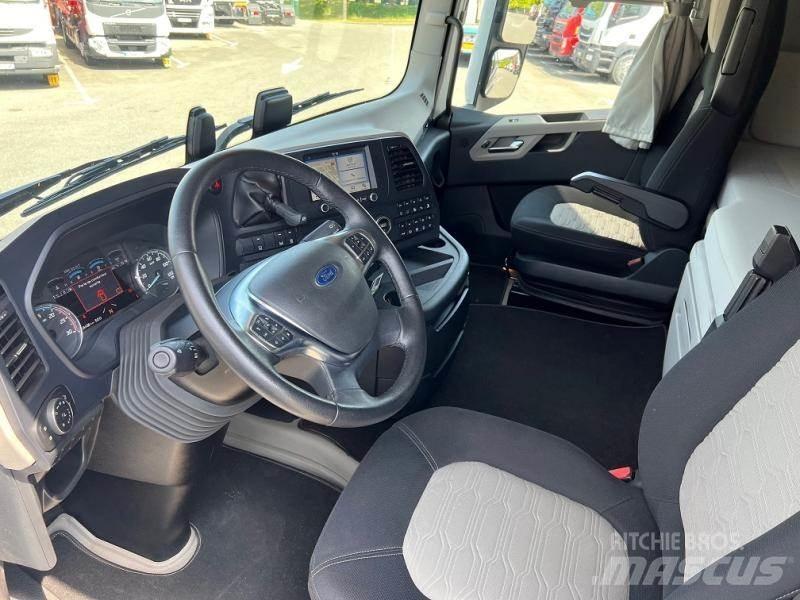 Ford F-MAX Conventional Trucks / Tractor Trucks