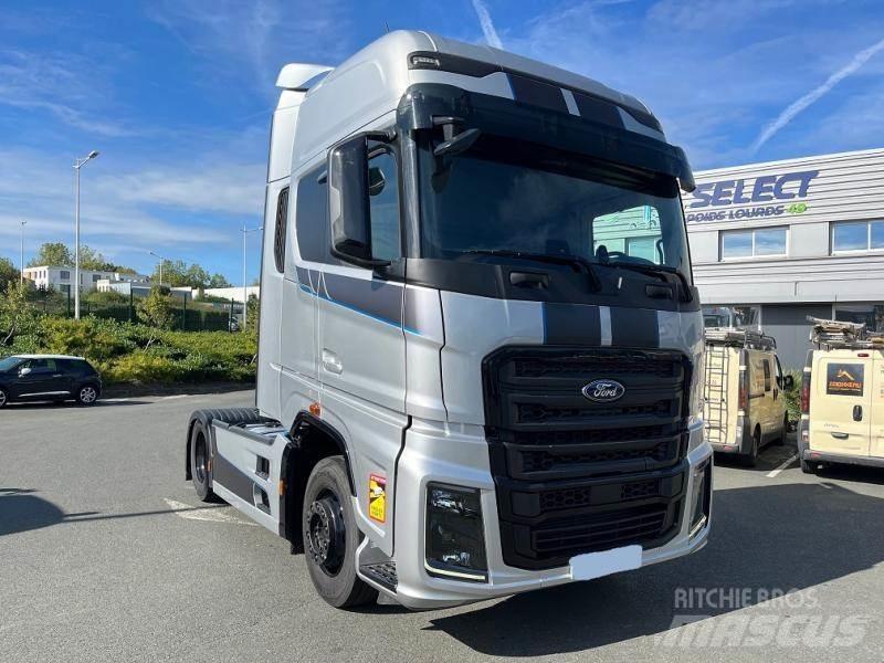 Ford F-MAX Conventional Trucks / Tractor Trucks