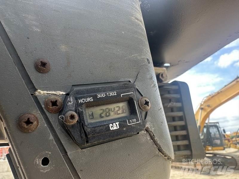 CAT 236B Other