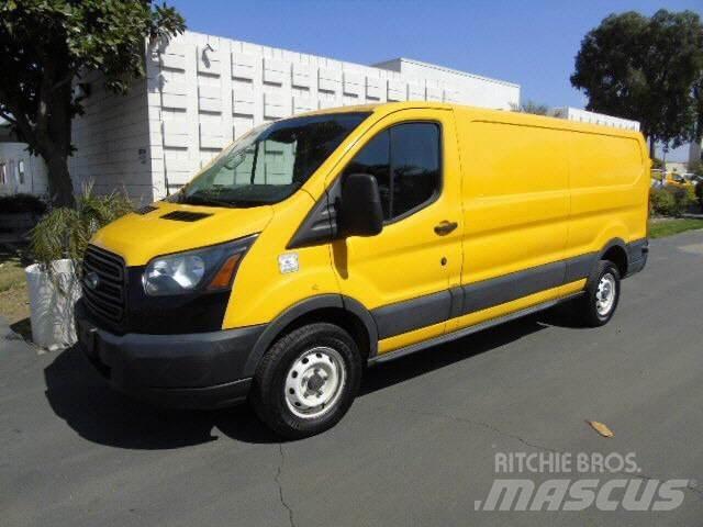 Ford TRANSIT 250 CAR Box trucks