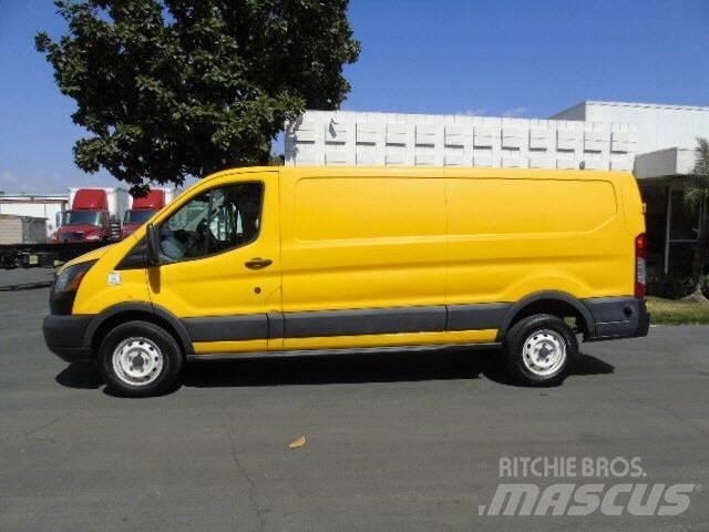 Ford TRANSIT 250 CAR Box trucks