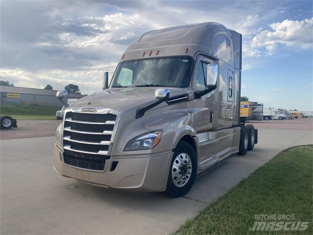 Freightliner  Conventional Trucks / Tractor Trucks