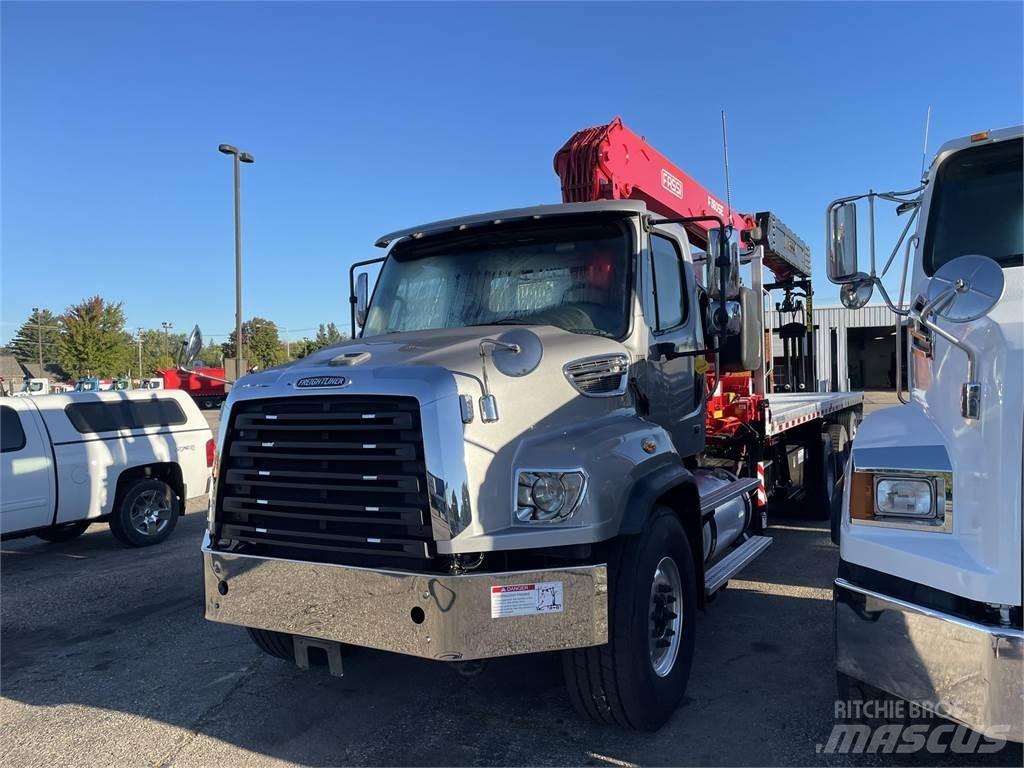 Freightliner 114SD Cab & Chassis Trucks