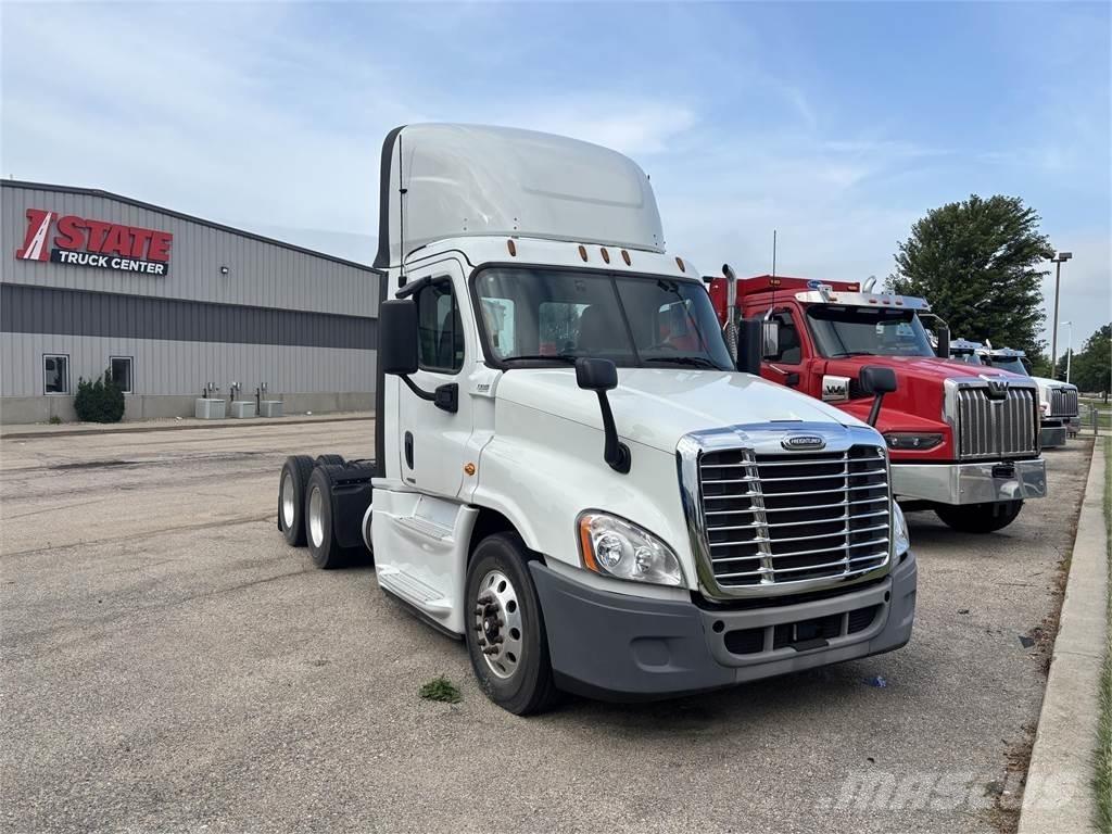 Freightliner Cascadia Conventional Trucks / Tractor Trucks