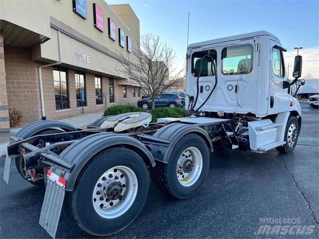 Freightliner Cascadia Conventional Trucks / Tractor Trucks