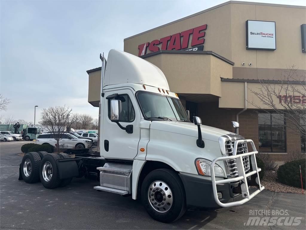 Freightliner Cascadia Conventional Trucks / Tractor Trucks