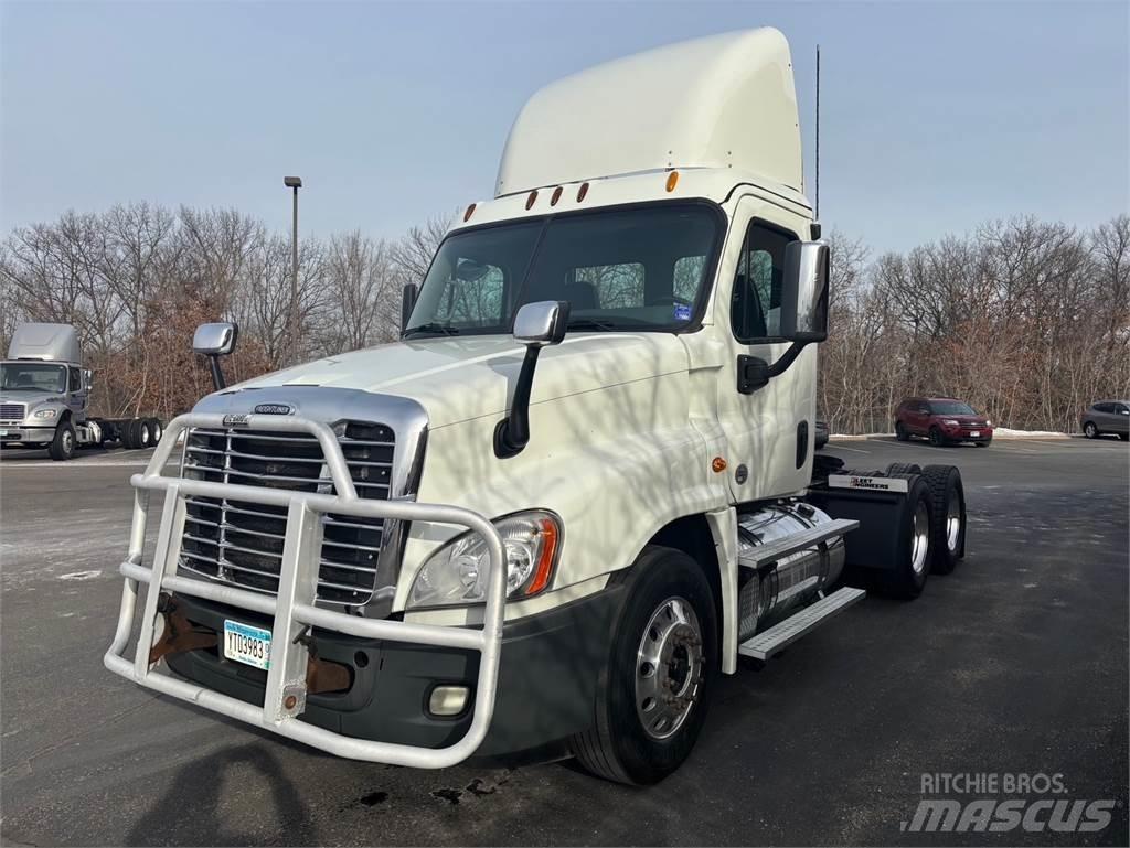 Freightliner Cascadia Conventional Trucks / Tractor Trucks