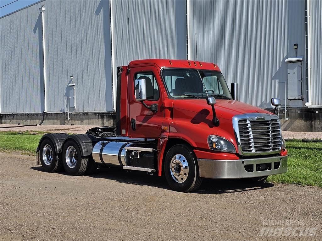 Freightliner Cascadia Conventional Trucks / Tractor Trucks