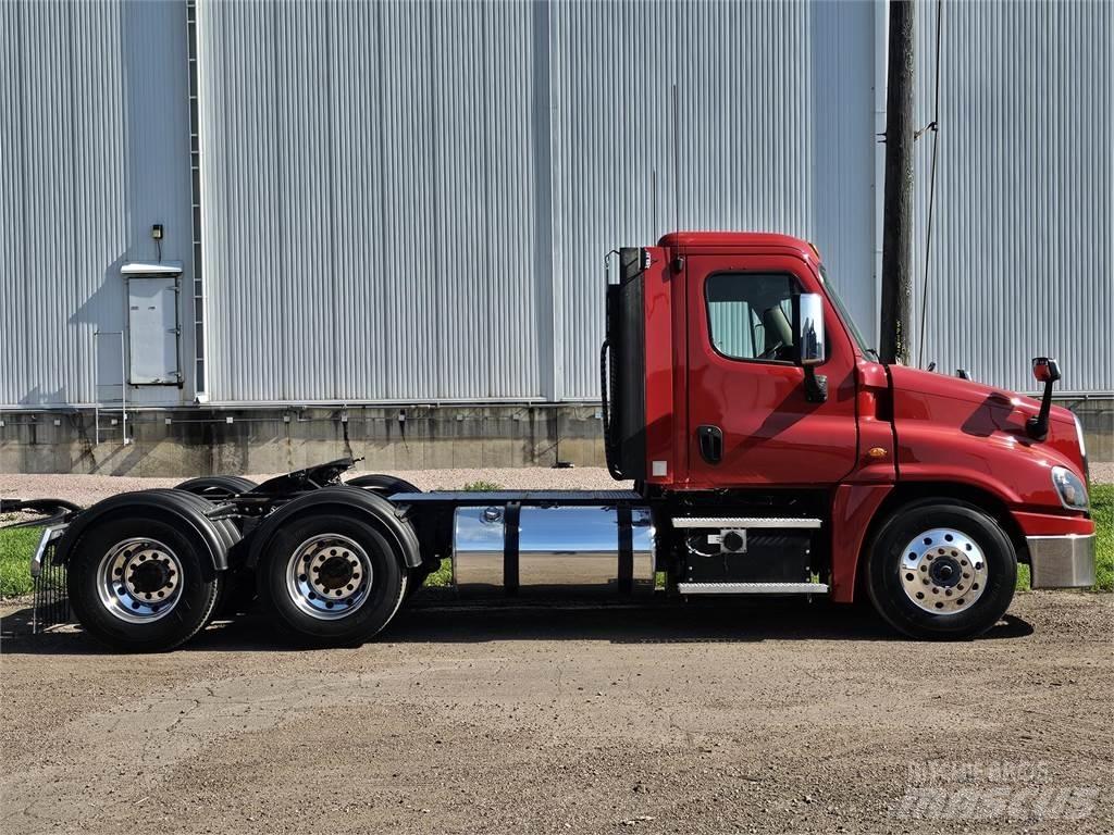 Freightliner Cascadia Conventional Trucks / Tractor Trucks