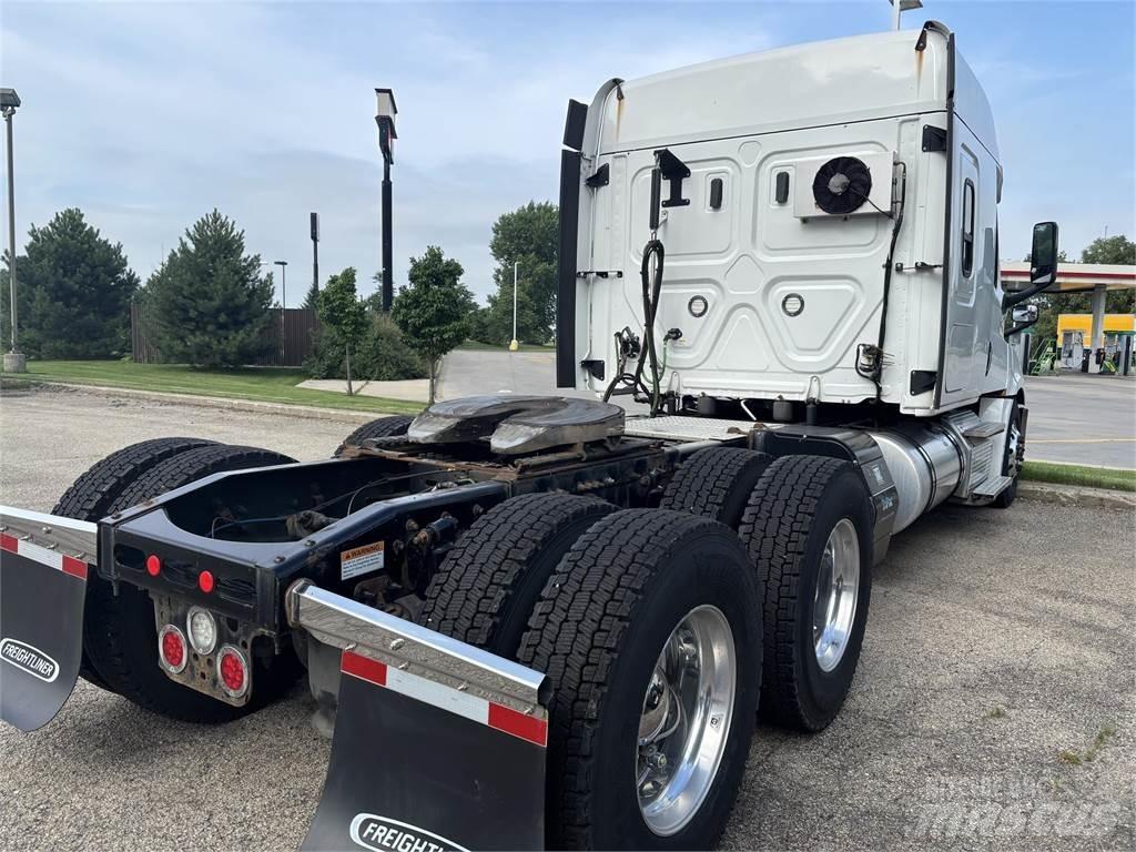 Freightliner Cascadia Conventional Trucks / Tractor Trucks