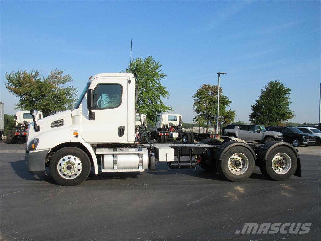 Freightliner Cascadia Conventional Trucks / Tractor Trucks
