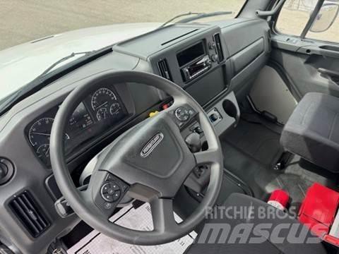 Freightliner M2 106 Conventional Trucks / Tractor Trucks