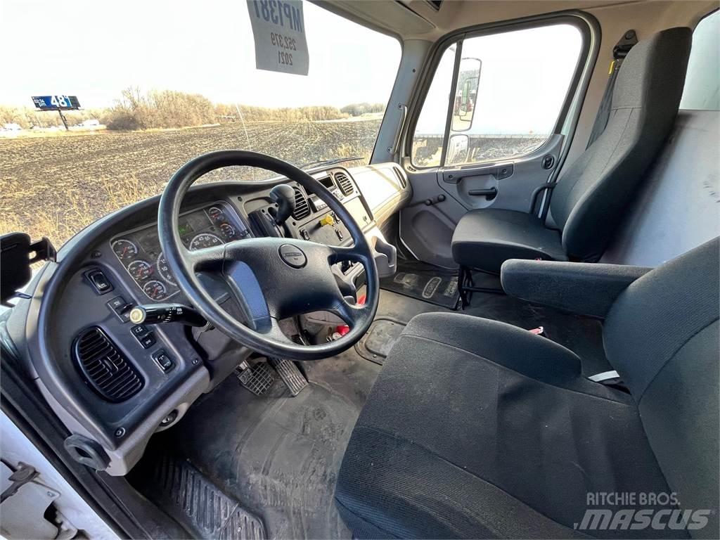 Freightliner M2 106 Box trucks