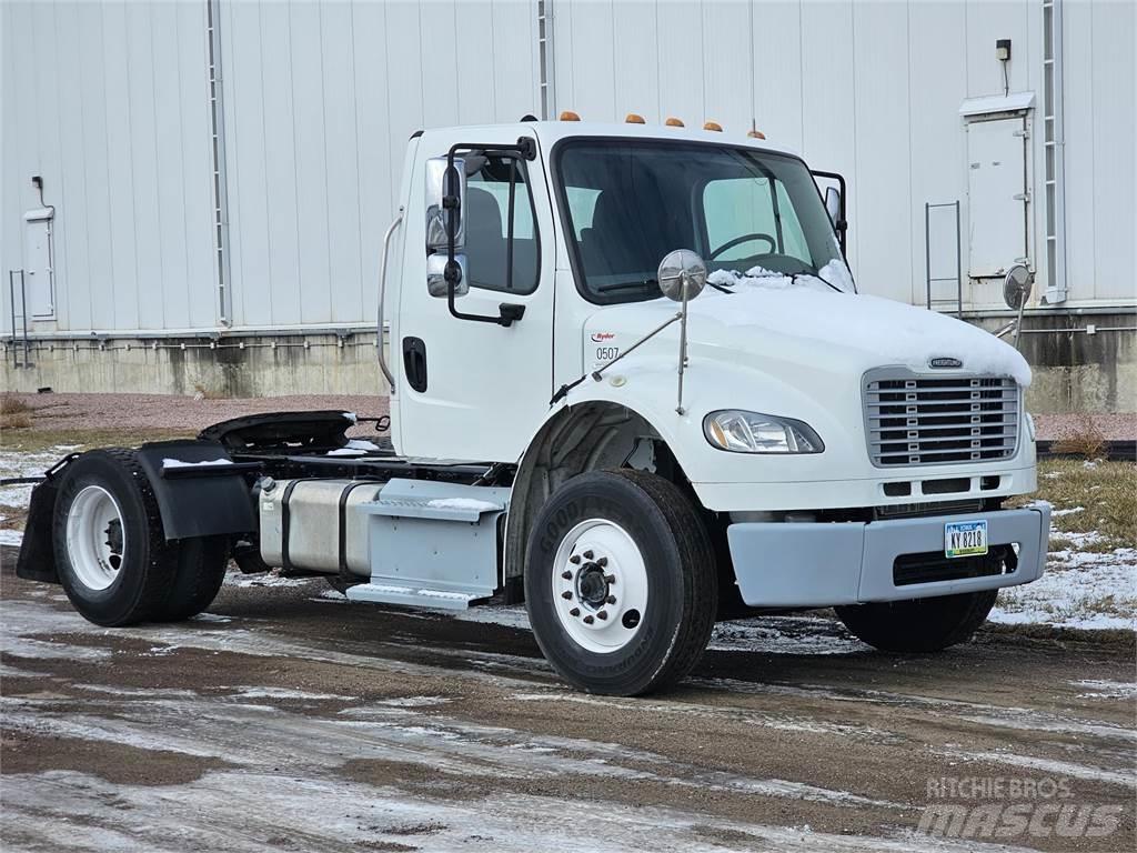 Freightliner M2 106 Conventional Trucks / Tractor Trucks