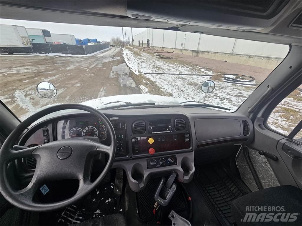 Freightliner M2 106 Conventional Trucks / Tractor Trucks