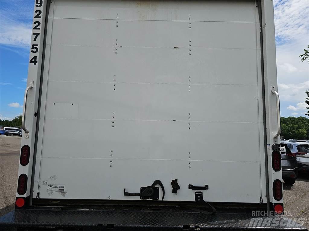 Isuzu NRR Box trucks