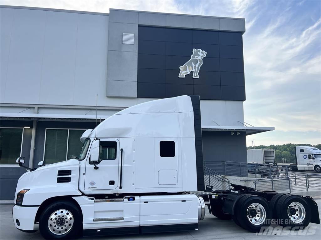 Mack AN64T Conventional Trucks / Tractor Trucks