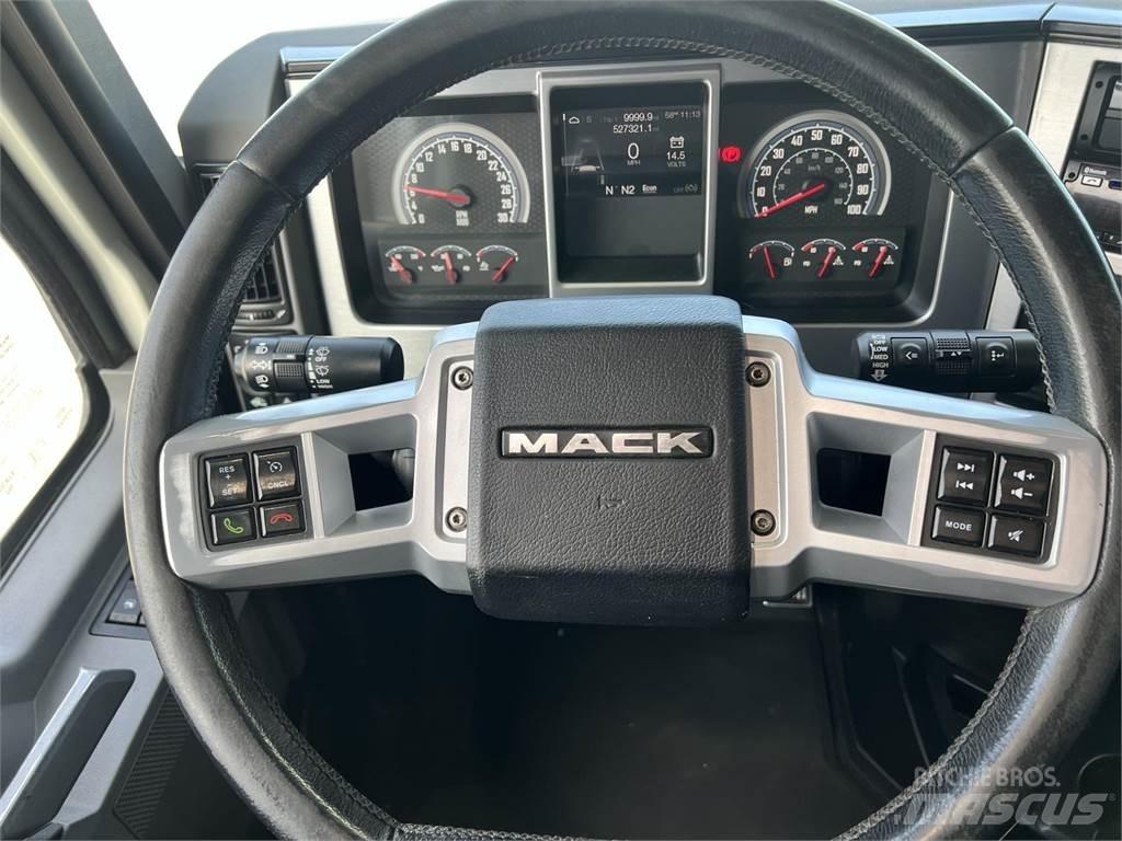 Mack AN64T Conventional Trucks / Tractor Trucks
