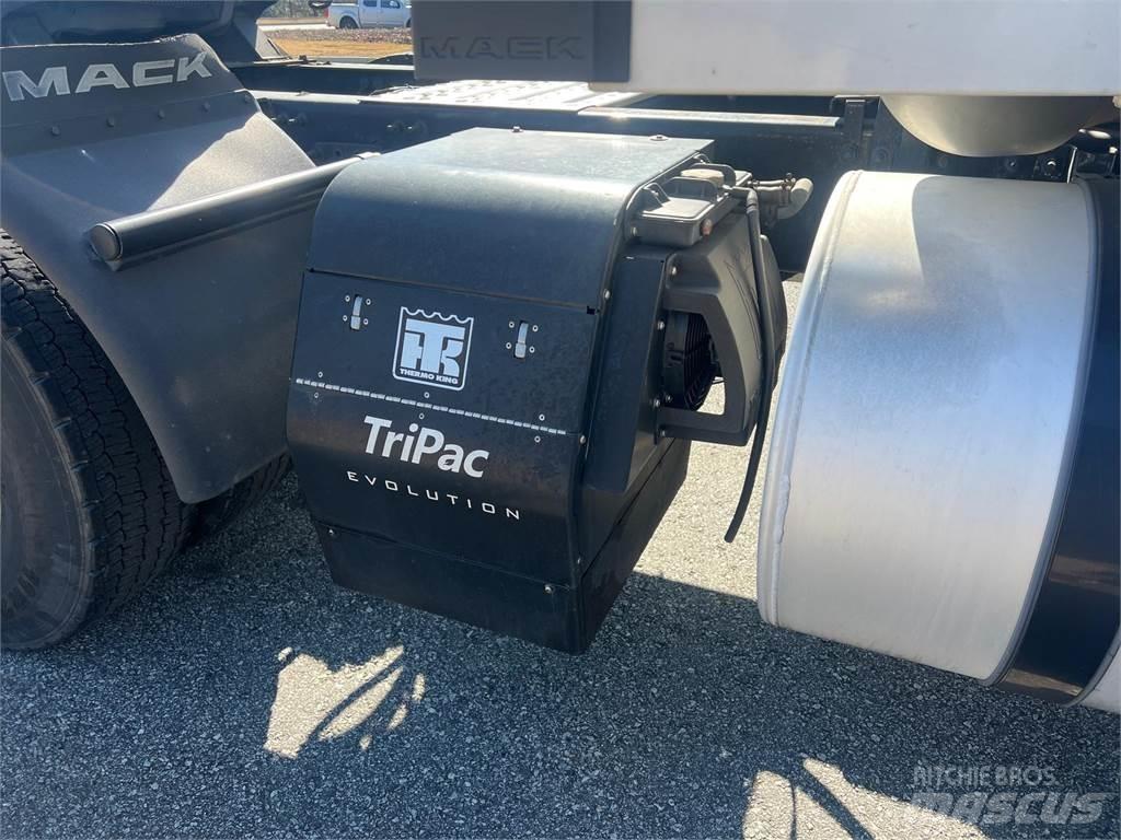 Mack AN64T Conventional Trucks / Tractor Trucks
