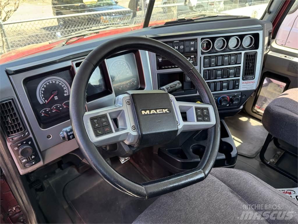 Mack AN64T Conventional Trucks / Tractor Trucks