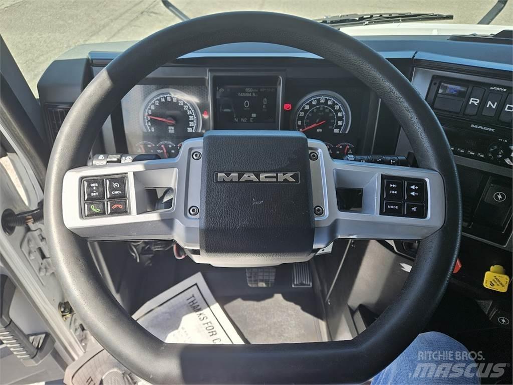Mack AN64T Conventional Trucks / Tractor Trucks