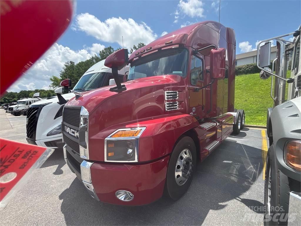 Mack AN64T Conventional Trucks / Tractor Trucks