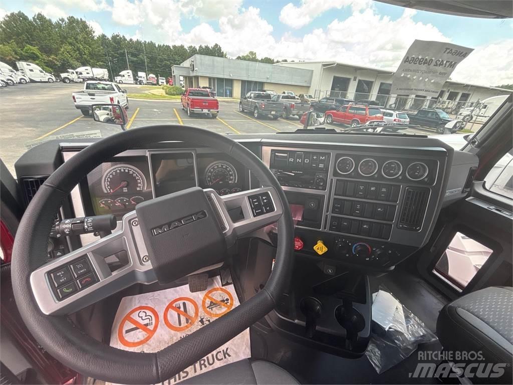 Mack AN64T Conventional Trucks / Tractor Trucks