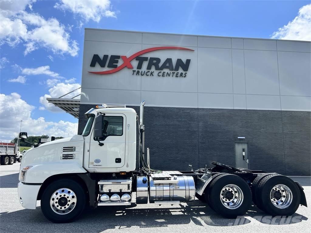 Mack AN64T Conventional Trucks / Tractor Trucks
