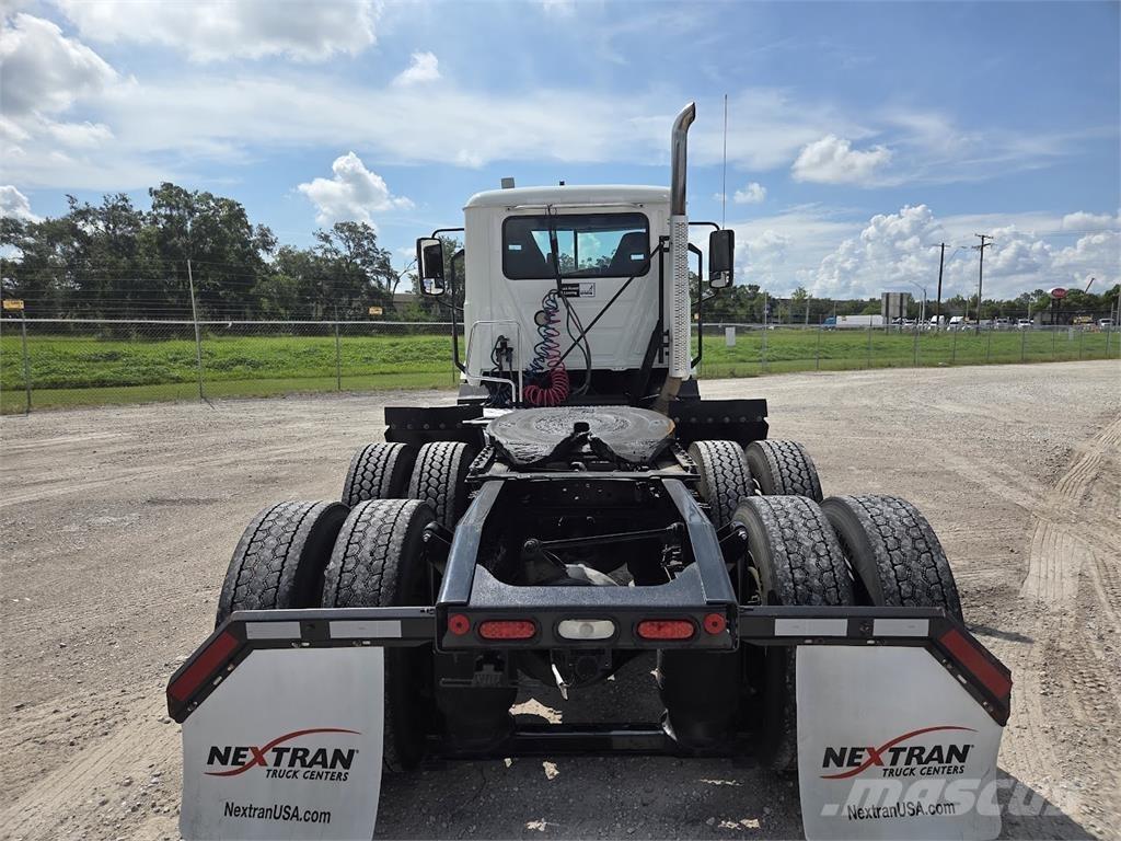 Mack AN64T Conventional Trucks / Tractor Trucks