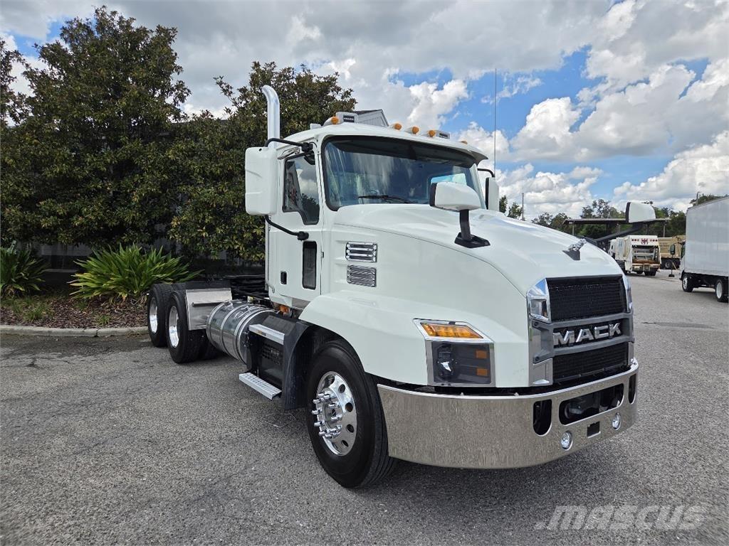 Mack AN64T Conventional Trucks / Tractor Trucks