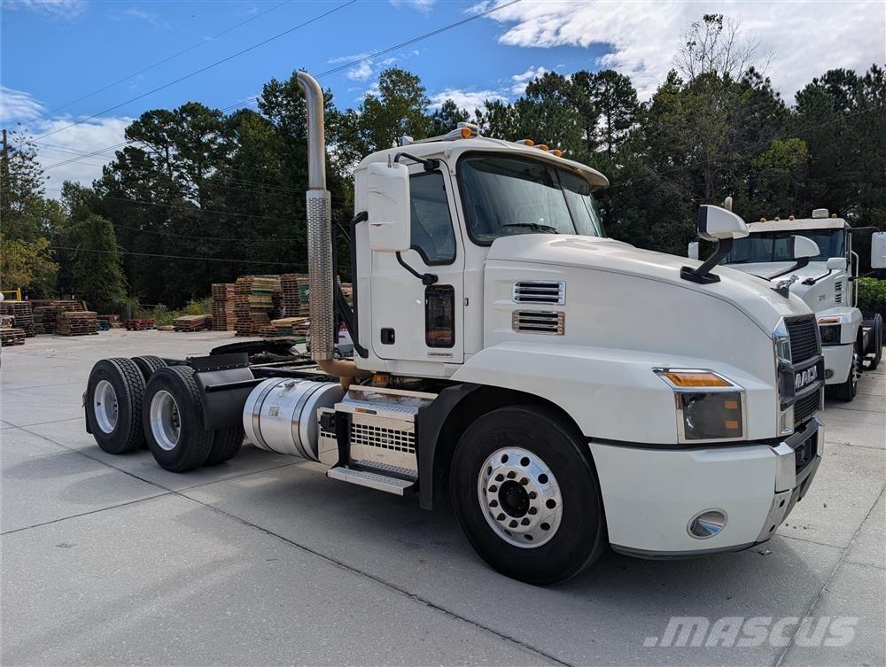 Mack AN64T Conventional Trucks / Tractor Trucks