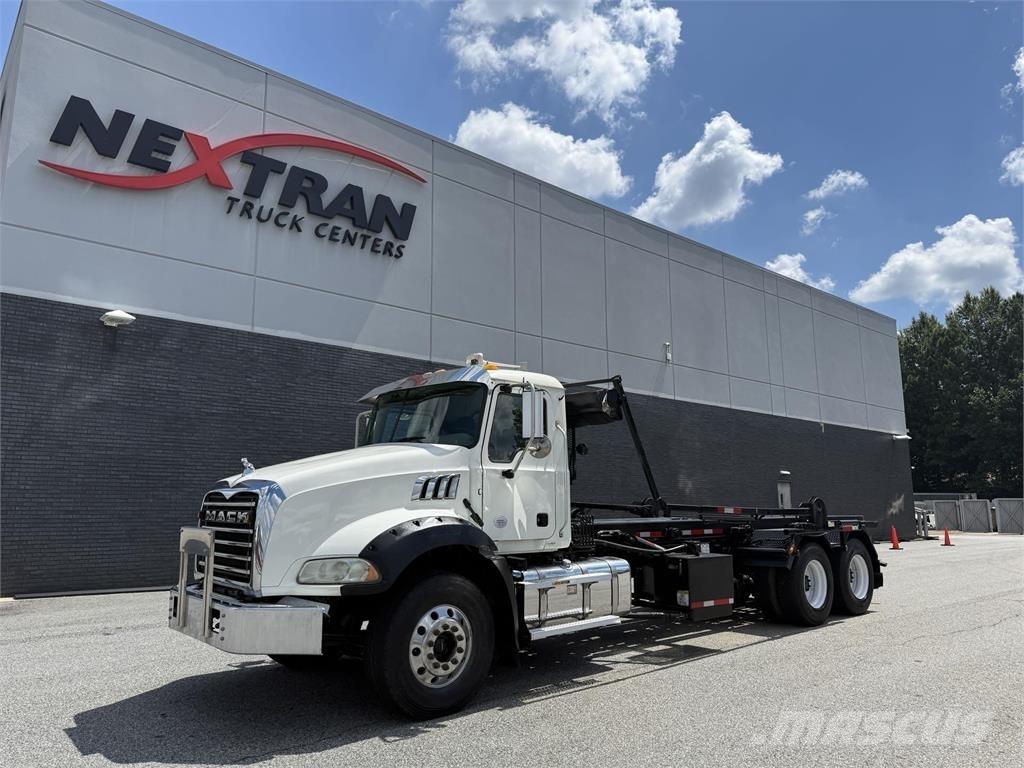 Mack GR64B Other Trucks