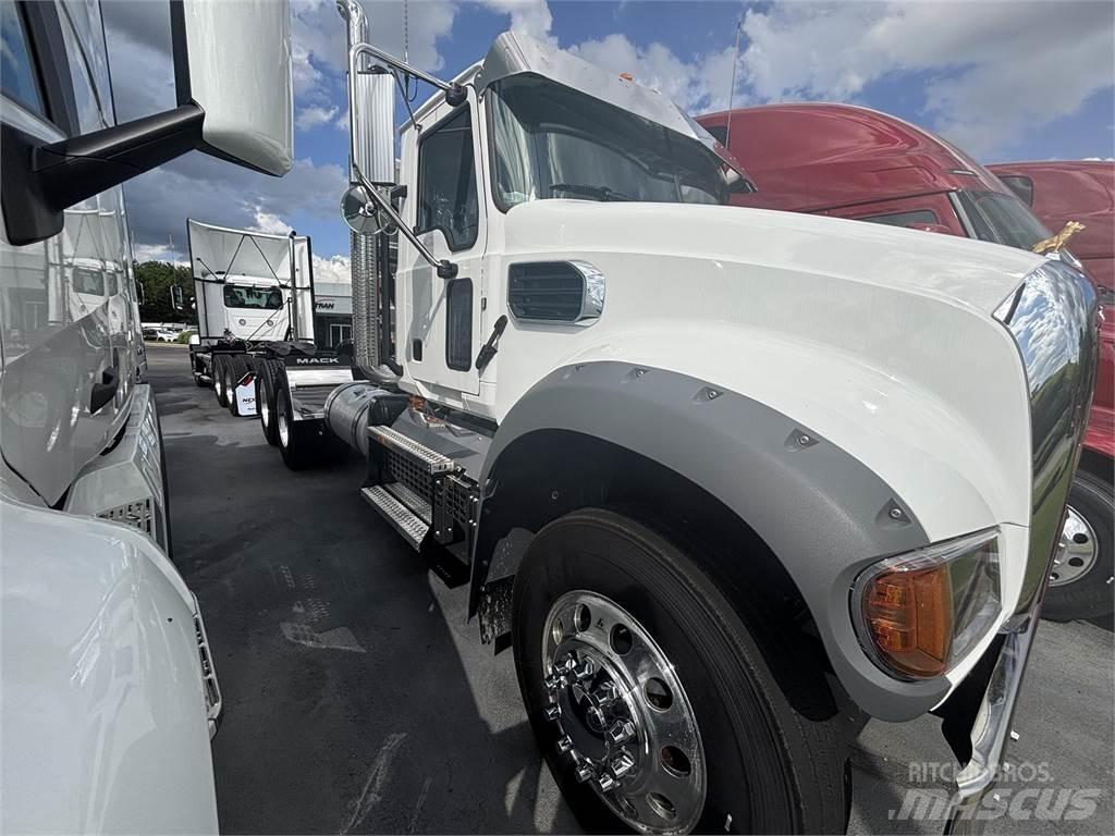 Mack GR64FT Conventional Trucks / Tractor Trucks
