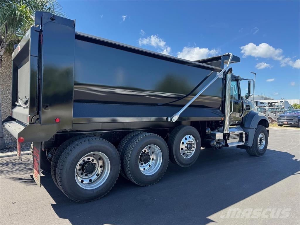 Mack GR84FR Dump Trucks