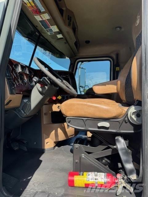 Mack GU713 Conventional Trucks / Tractor Trucks
