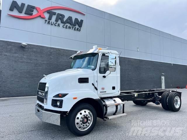 Mack MD6 42R Cab & Chassis Trucks