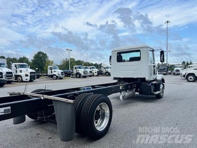 Mack MD6 42R Cab & Chassis Trucks