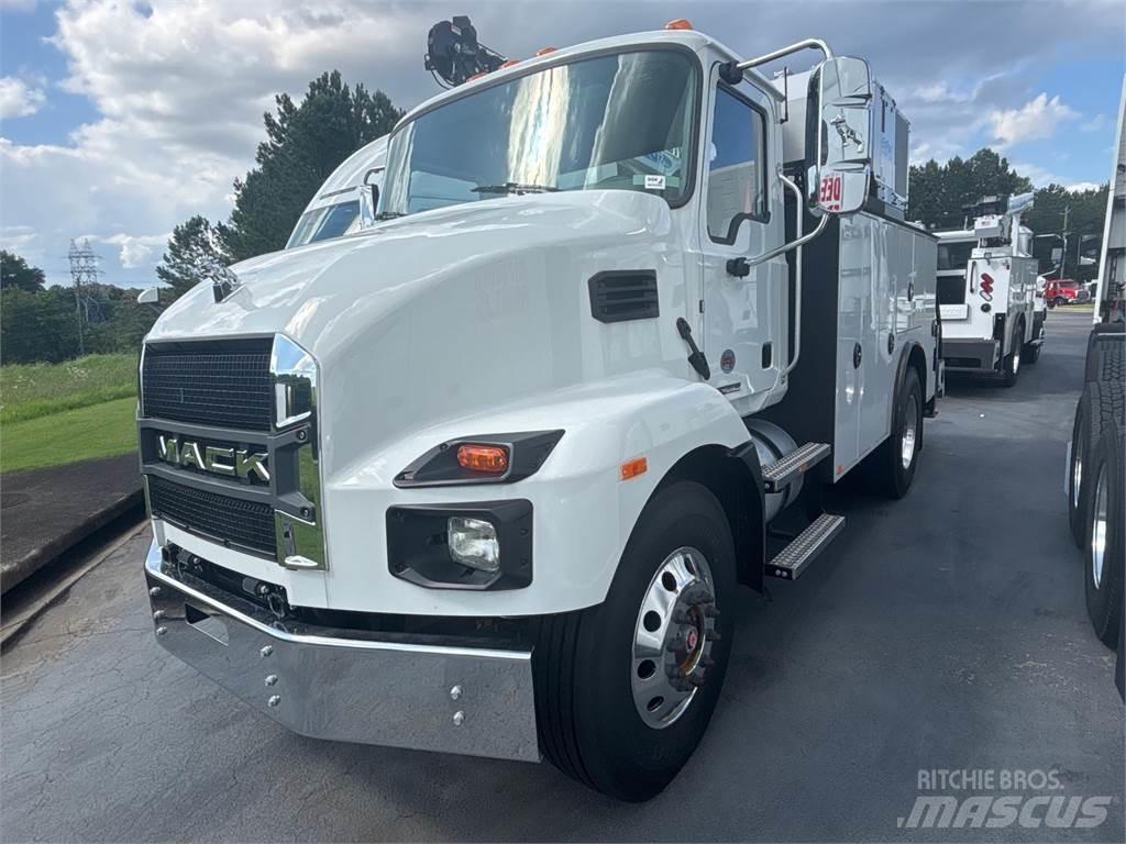 Mack MD6 42R Cab & Chassis Trucks