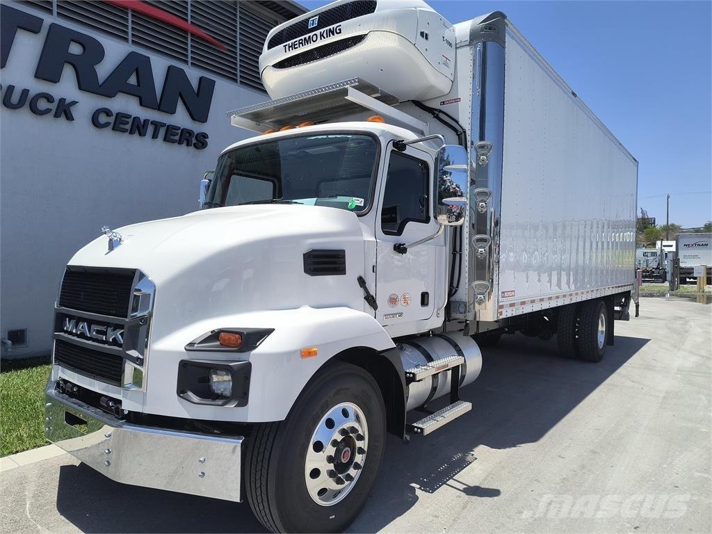 Mack MD6 42R Box trucks