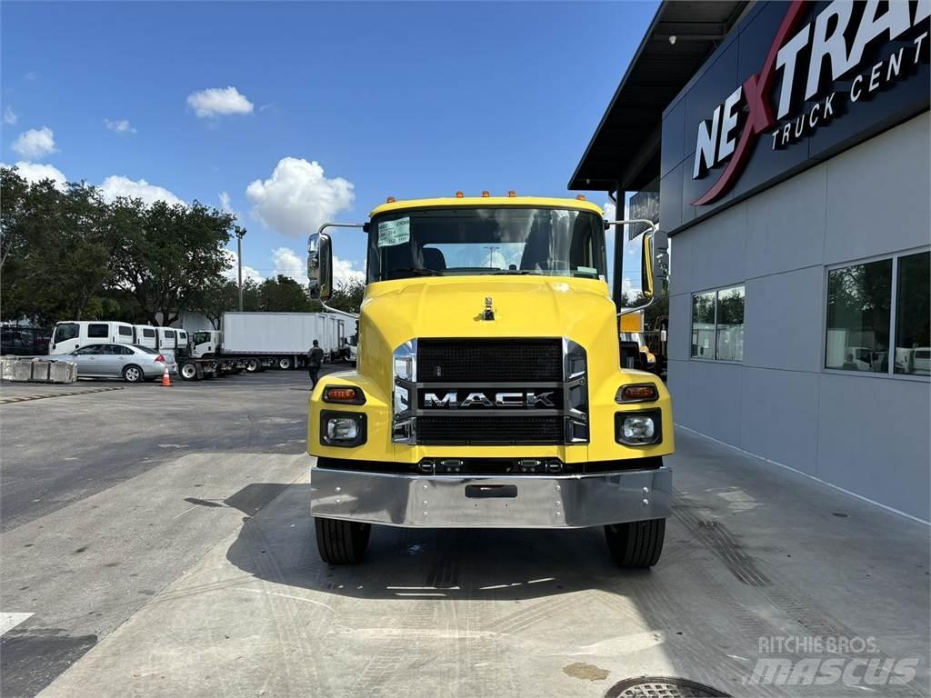 Mack MD7 42R Forestry - Others