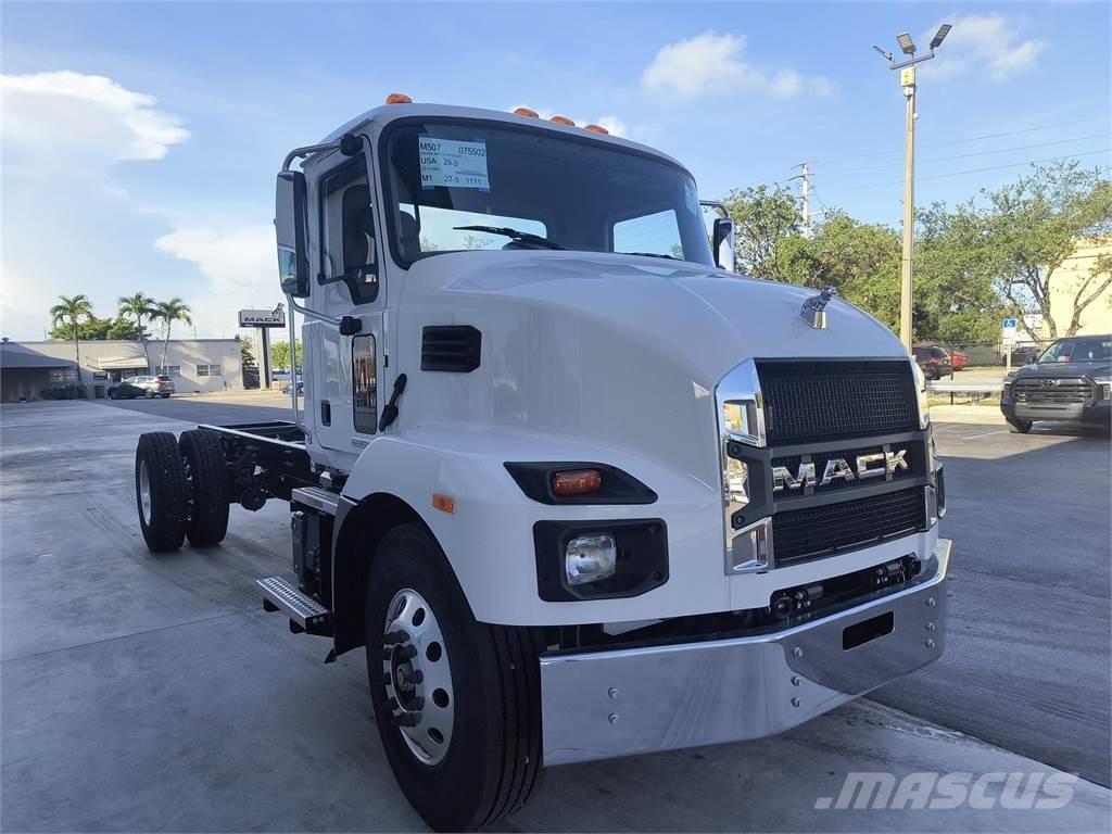 Mack MD7 42R Cab & Chassis Trucks