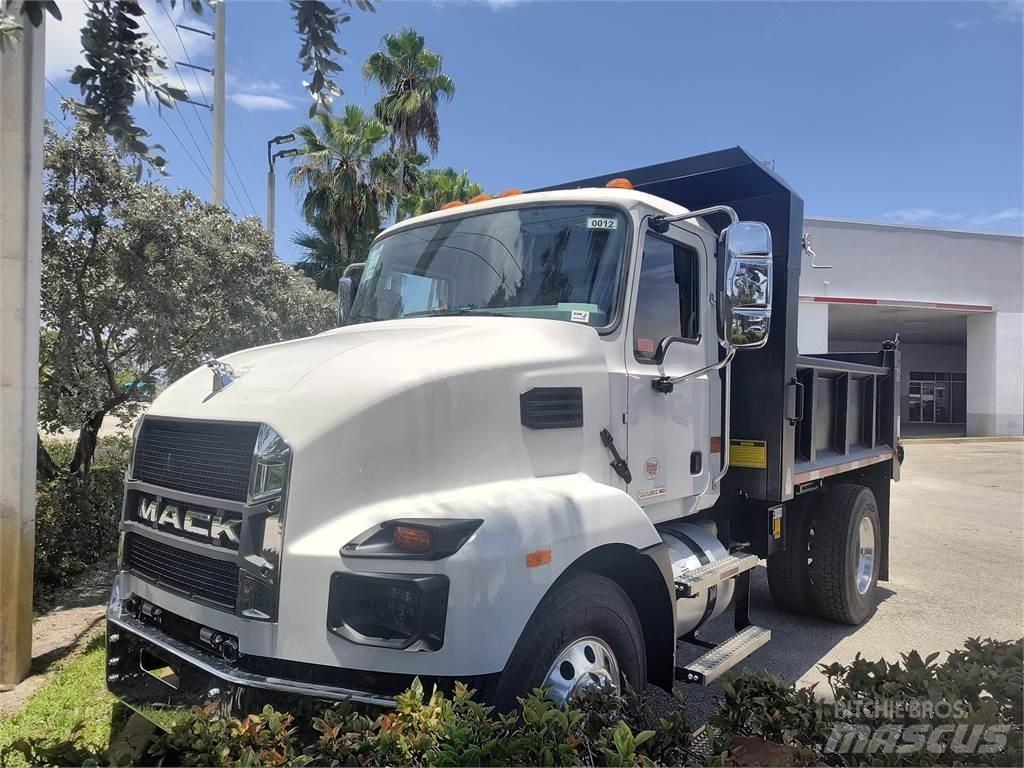 Mack MD7 42R Dump Trucks